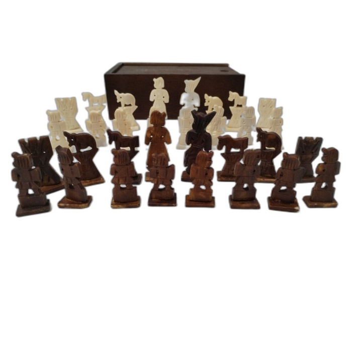 Jeu d'Échecs Artisanal - Pièces Sculptées à la Main en Os - Boîte Bois