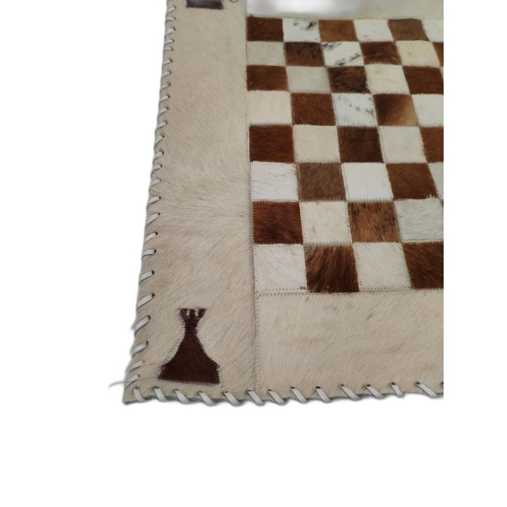 Échiquier Artisanal en Peau de Bête - Tapis de Jeu d'Échecs 61x61 cm C