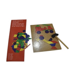 Goki Marteau et Set de Clous 212 pièces - Jeu Construction Bois Enfant