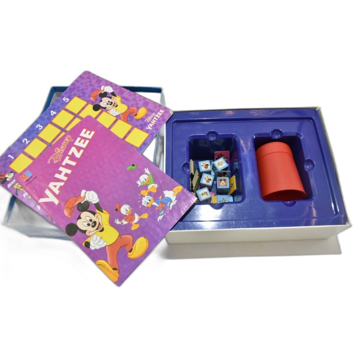 Disney Yahtzee - MB Jeux - Jeu de Dés Mickey 2-4 Joueurs - 6 ans+ - Oc