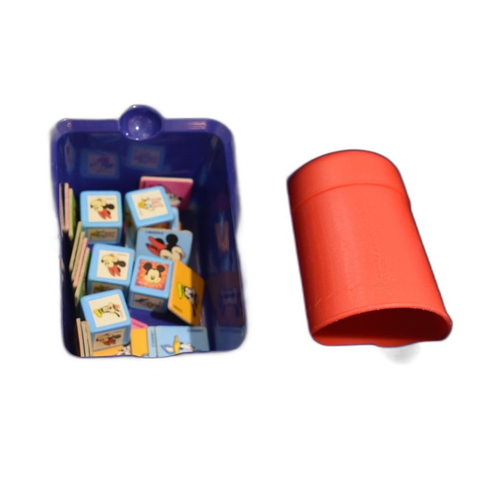 Disney Yahtzee - MB Jeux - Jeu de Dés Mickey 2-4 Joueurs - 6 ans+ - Oc