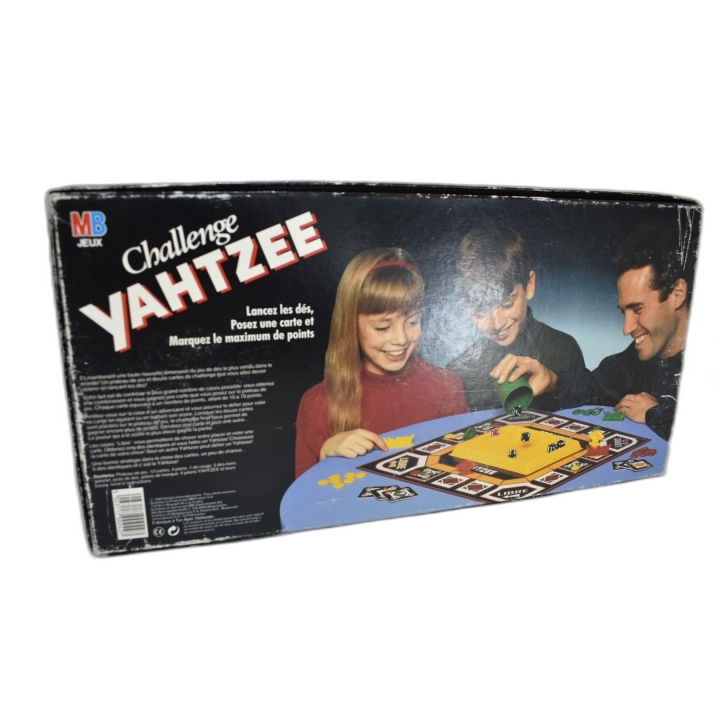Challenge Yahtzee - MB Jeux - Jeu de Dés Stratégie 2-4 Joueurs - 8 ans