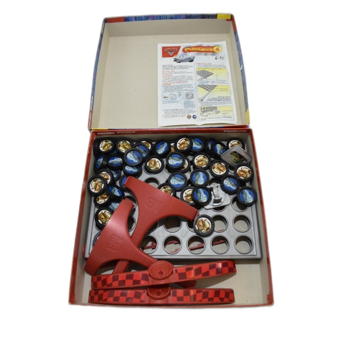 Puissance 4 Disney Cars 2 - Hasbro - Jeu Classique 2 Joueurs - 6 ans -