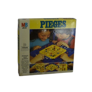 Pièges - MB Jeux - Jeu de Stratégie et Mémoire 2-4 Joueurs - 7 ans - O