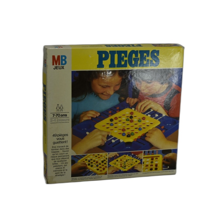 Pièges - MB Jeux - Jeu de Stratégie et Mémoire 2-4 Joueurs - 7 ans - O