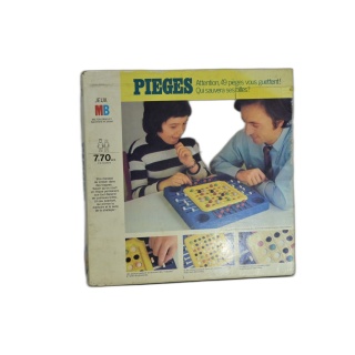 Pièges - MB Milton Bradley - Jeu Stratégie Mémoire 2-4 Joueurs - 7 ans