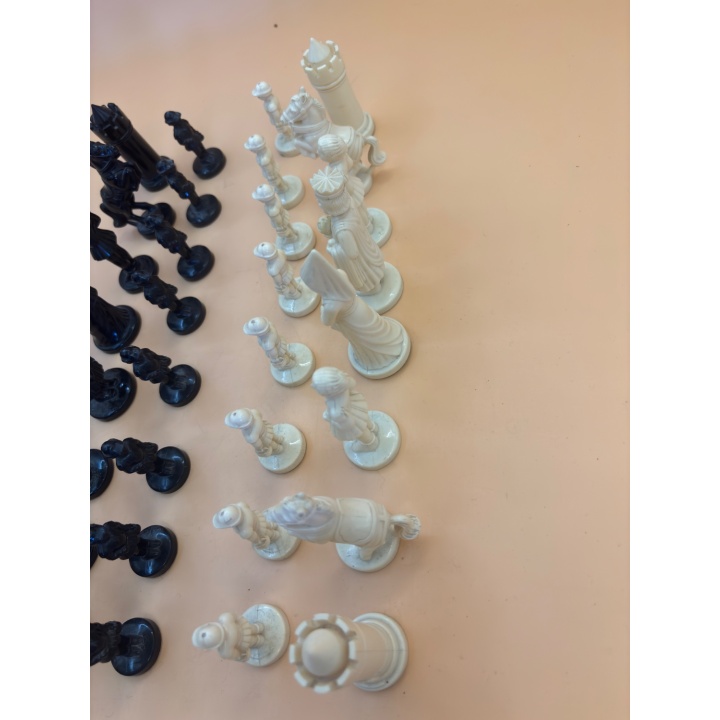 Jeu d'Echecs Médiéval - Plastique - Jeu de strategie +8 ans 2