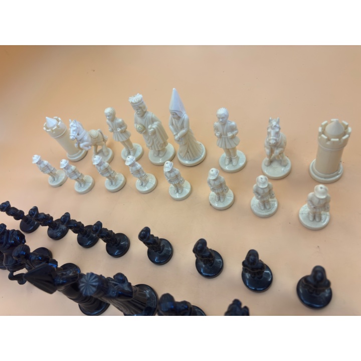 Jeu d'Echecs Médiéval - Plastique - Jeu de strategie +8 ans 2
