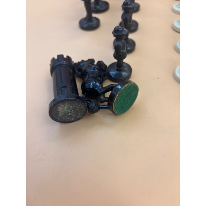 Jeu d'Echecs Médiéval - Plastique - Jeu de strategie +8 ans 2