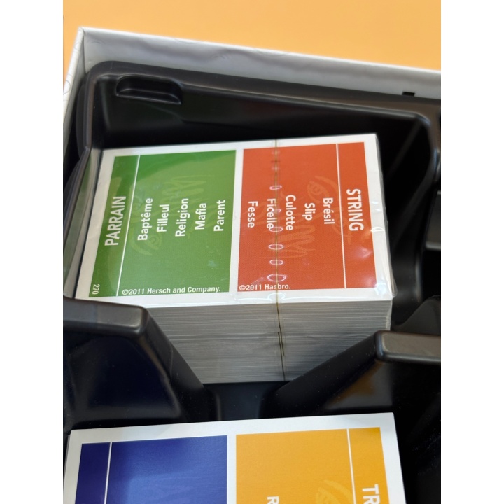 Taboo - Hasbro - Jeu ambiance 16+ 4-8j