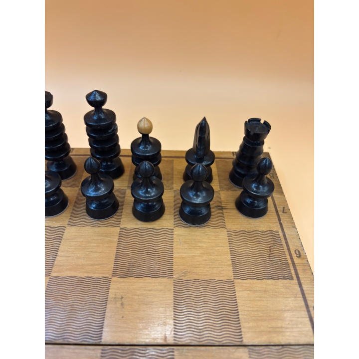 Jeu d'Échecs Bois Vintage - Plateau Pliable et Pièces Tournées