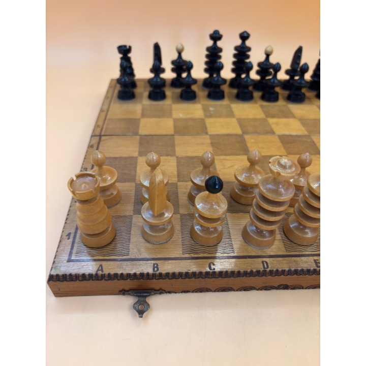 Jeu d'Échecs Bois Vintage - Plateau Pliable et Pièces Tournées