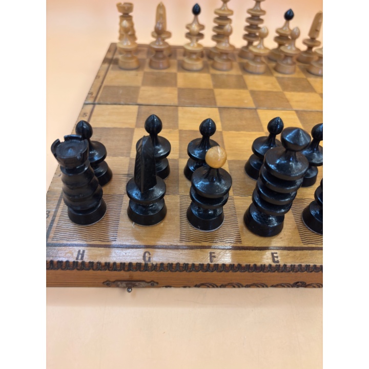 Jeu d'Échecs Bois Vintage - Plateau Pliable et Pièces Tournées