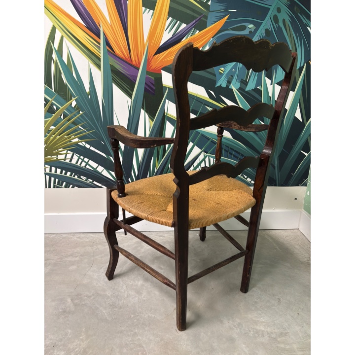 Fauteuil Ancien Bois Sculpté Motif Coquille Assise Osier