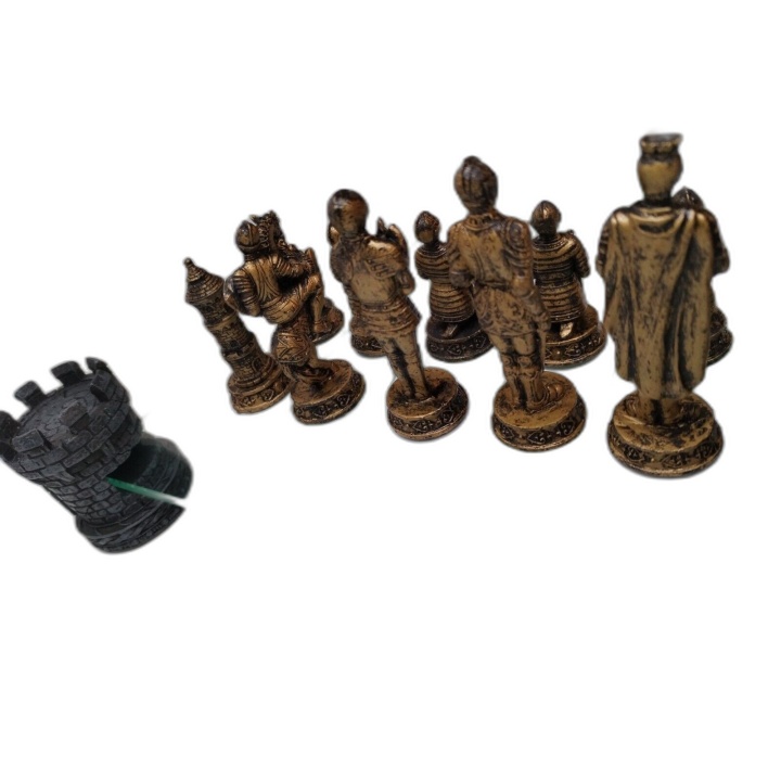 Jeu d'Échecs Médiéval Templier - Plateau Verre - Pièces Résine Or & Ar