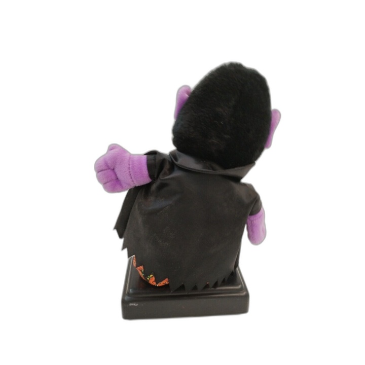 Figurine Animée Dracula Halloween Trick or Treat - Vampire Dansant 24c