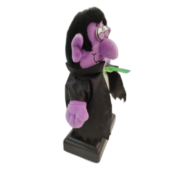 Figurine Animée Dracula Halloween Trick or Treat - Vampire Dansant 24c