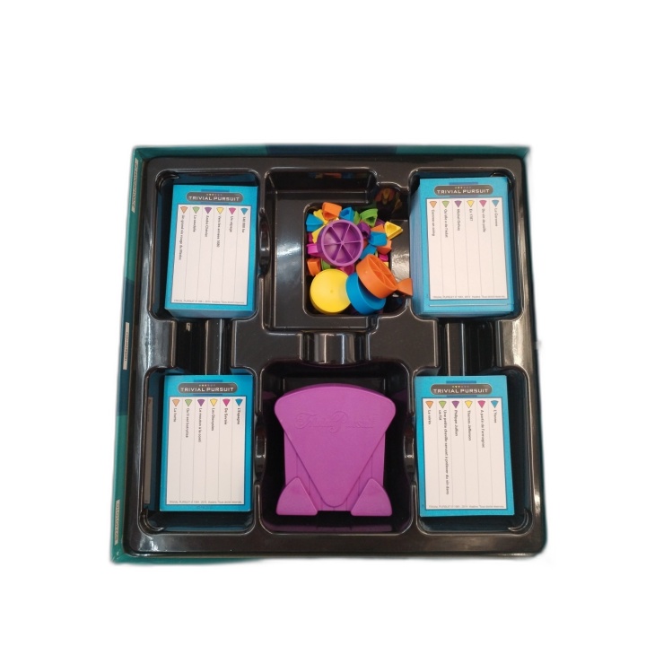 Trivial Pursuit Édition des Vins Hasbro - Quiz 2-6 Joueurs - 1800 Ques