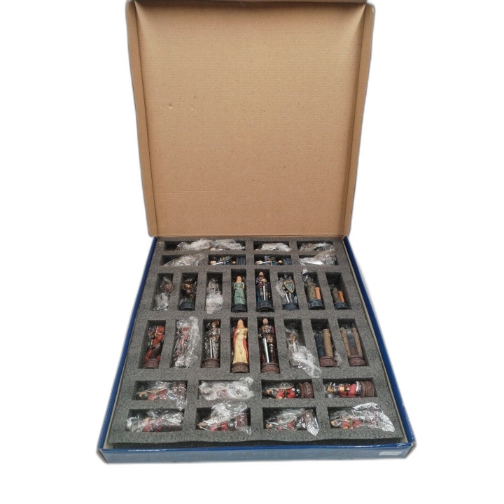Jeu d'Échecs Médiéval Figurines Peintes Résine - 32 Pièces Collector T