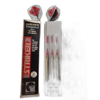 Fléchettes Unicorn Tungsten Striker 27g - Set 3 Darts 80% Tungstène +