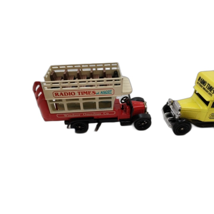 Lot 4 Véhicules Oxford Diecast Radio Times Vintage - Omnibus Ascot - M